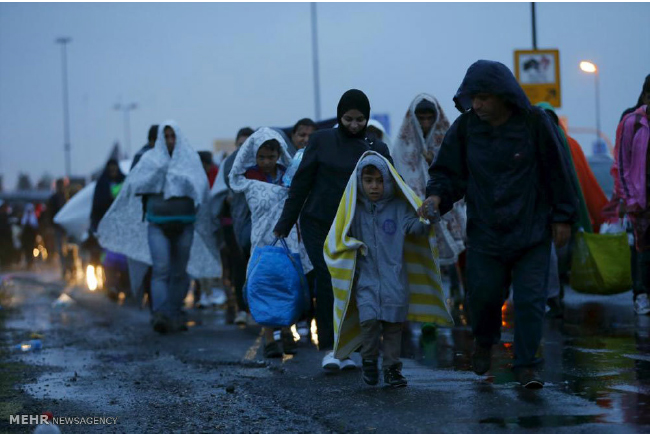۱۵ هزار درخواست پناهندگی در جزیره های یونان در فهرست انتظار هستند 